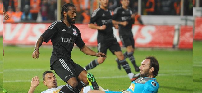 Beşiktaş bir puanı zor kurtardı: 3-3