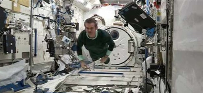 Astronotlar Uzay’da nasıl uyuyor?