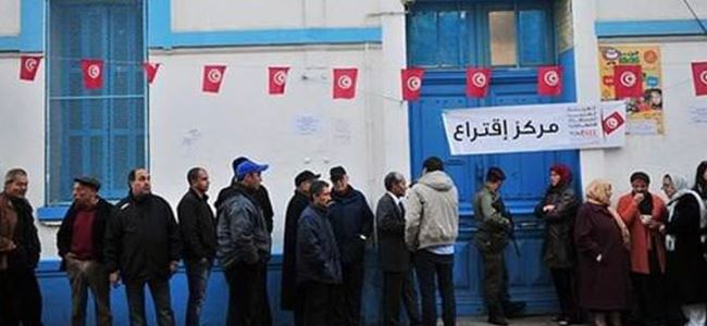 Tunus'ta halk 2.tur için sandık başında