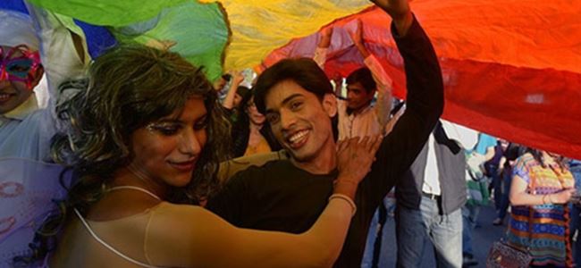 Hindistan'da LGBTİ bireyleri 'normalleştirme klinikleri'