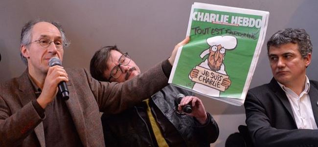 Charlie Hebdo bayilerde