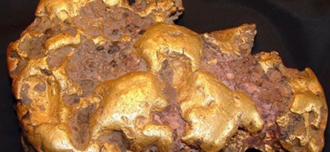 Çinli çoban sekiz kilo işlenmemiş altın buldu