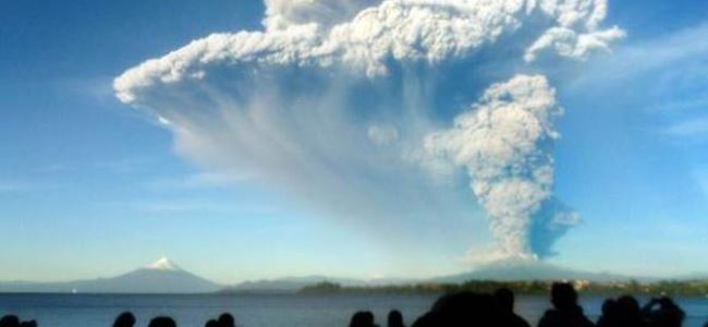 Şili'de volkan patladı