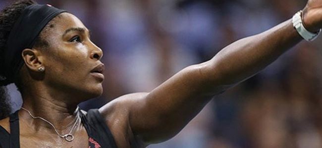Serena Williams ablasını yenerek yarı finale yükseldi