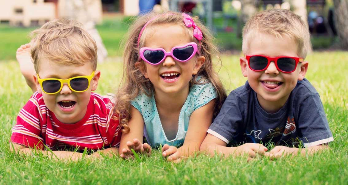 Çocuklara güneş gözlüğü