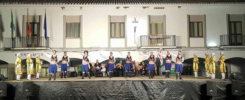 Beyarmudu-Belediyesi-Halk-Dansları-Topluluğu