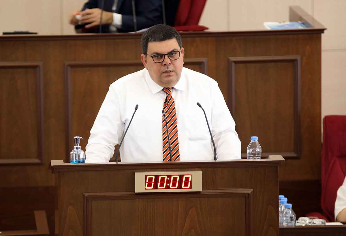 UBP Milletvekili Özdemir Berova