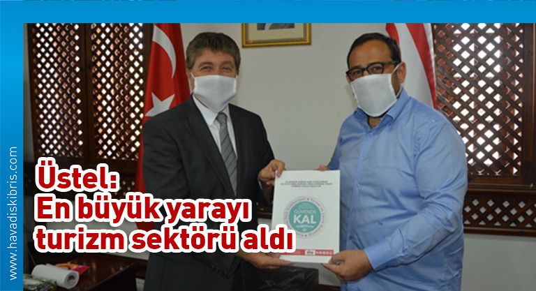 Turizm ve Çevre Bakanı Ünal Üstel, Kıbrıs Türk Otelciler Birliği (KITOB) Başkanı Dimağ Çağıner’i kabul ederek, “Ülkemizde Konaklama Tesislerinde ve Plajlarda Koronavirüs Sonrası Açılış Koşulları” kitapçığını takdim etti.
