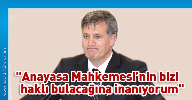 Yeniden Doğuş Partisi’nin (YDP), Cumhurbaşkanı Mustafa Akıncı’nın 11 Ekim’de yapılacak Cumhurbaşkanlığı seçimine kadar görevde kalmasının Anayasa’ya aykırı olduğu gerekçesiyle açtığı davayı görüşen Anayasa Mahkemesi, davayı kararı için süresiz erteledi. Davayla ilgili kararın ne zaman açıklanacağı, daha sonra duyurulacak