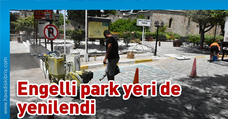 Girne Belediyesi tarafından program dahilinde trafik ve yaya güvenliğini sağlamak amacı ile kentin çeşitli sokak ve caddelerinde bordür boyama, engelli park yeri boyama ve yenileme çalışmaları başlatıldı
