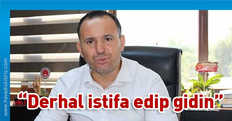 Kıbrıs Türk Amme Memurları Sendikası Başkanı Güven Bengihan, yaptığı yazılı açıklamayla, özel uçakla karantinasız girişlerin skandal niteliğinde olduğunu söyleyerek, UBP-HP hükümetinin istifasını istedi