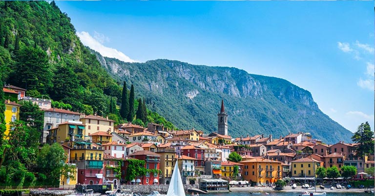 Corona virüs salgını sebebiyle turizmde büyük kayıp yaşayan İtalya, turizmi yeniden hareketlendirmek için kesenin ağzını açtı