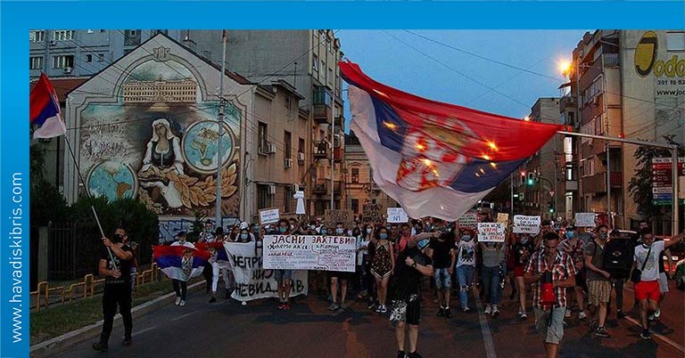Sırbistan protesto gösterileri