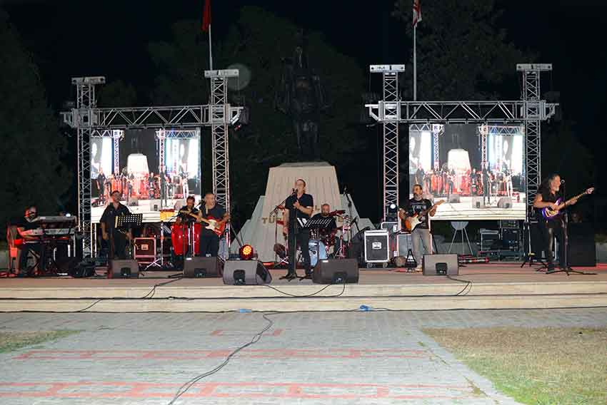 70’ler şarkıları Nostalji gecesi, Lefke’nin kurtuluşunun 46’nci yıl dönümü, Lefke Belediyesi, Grup SOS, Oral Timel, Derviş Yeşilada, Bahar Gökhan, Hüseyin Yücelten, Muhittin Yangın, Mehmet Kaynak, Vasfiye Çakırtaş, Hasan Cemhünal, Mehmet Zeyin, Ayhan Başkal, Eda Girgin, Hakan Yazıcıoğlu, Mustafa Alpakon, Sidar Karakuş, Arif Edizer, Ahmet Ced, Ayşe Nur Aydın, Örge Volkan, Belgin Ceylangüden, İbrahim Şevki,