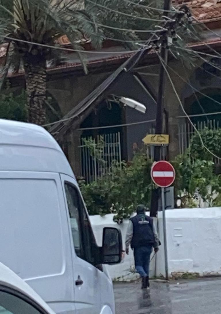 elektrik direği devrildi