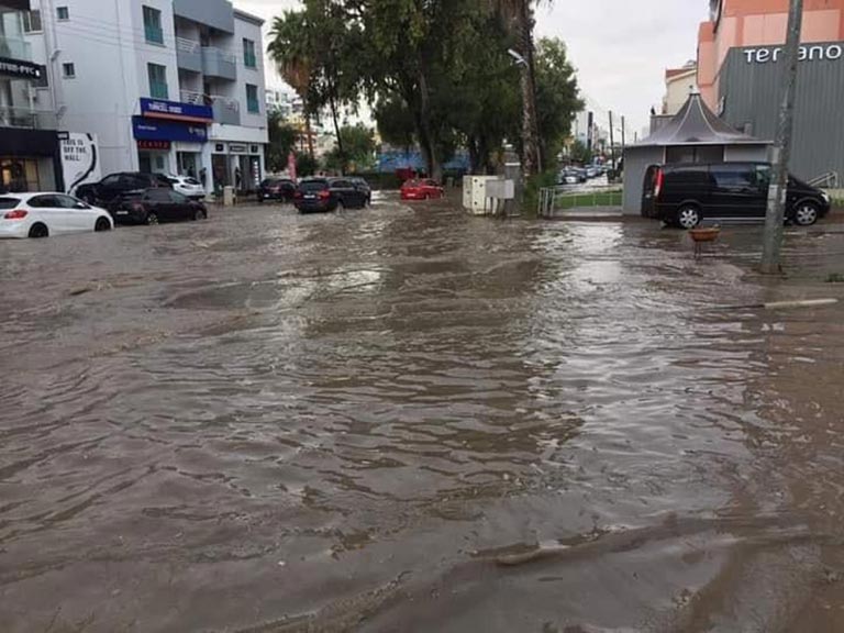 Mağusa'da yağmur etkili oldu