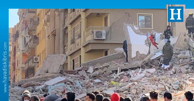 Mısır'da bina çöktü
