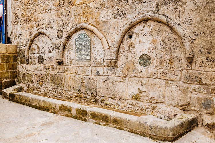 Girne kale arkasındaki iki Osmanlı çeşmesi