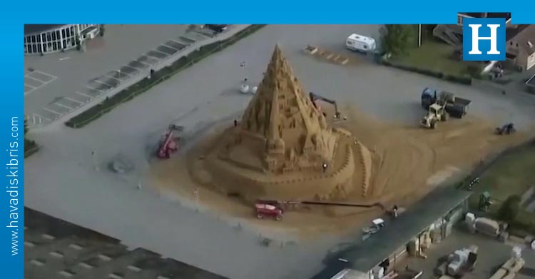 dünyanın en uzun kumdan kalesi