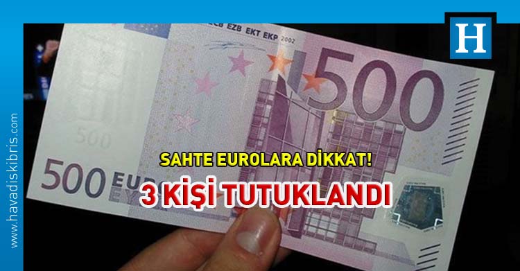 Lefkoşa’da faaliyet gösteren bir bankada müşteri olarak bulunan şahısların, 5 adet sahte 500 Euro banknotları tedavüle sürdükleri tespit edildi. Sahte paraların seri numaralarını açıklayan polis, vatandaşları uyardı.