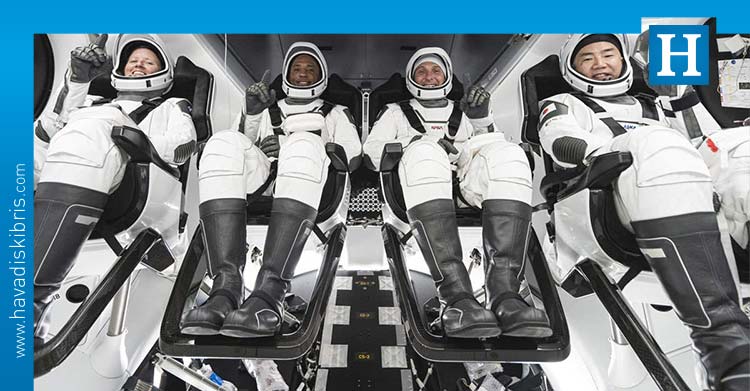 ABD'li uzay mekiği ve roket üreticisi SpaceX, Uluslararası Uzay İstasyonunda (UUİ) yaklaşık 6 aylık görev için 4 astronotu taşıyan uzay aracını fırlattı.