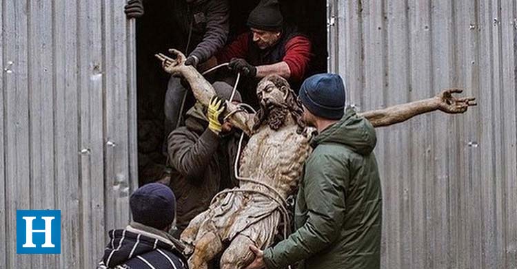 Lviv-Ermeni-Kilisesi'ndeki-İsa-Mesih-heykeli