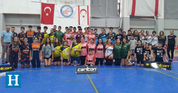Badminton liginde şampiyon YDÜ