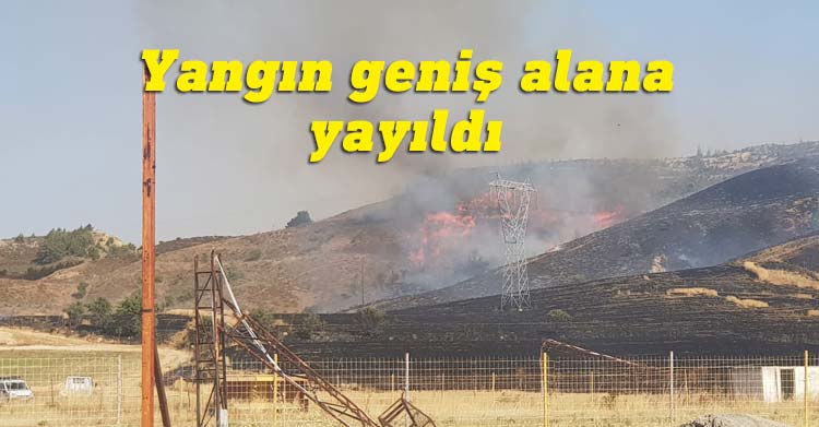 Kozanköy'de yangın geniş alana yayıldı