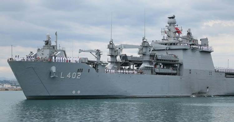 TCG Bayraktar ve TCG Sokullu Mehmet Paşa gemileri