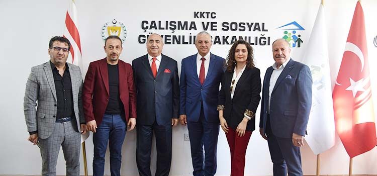 Çalışma ve Sosyal Güvenlik Bakanı Hasan Taçoy, ülkemizde temaslarda bulunan, İstanbul ve Mersinli Yatırımcı İş İnsanları’nı kabul etti.