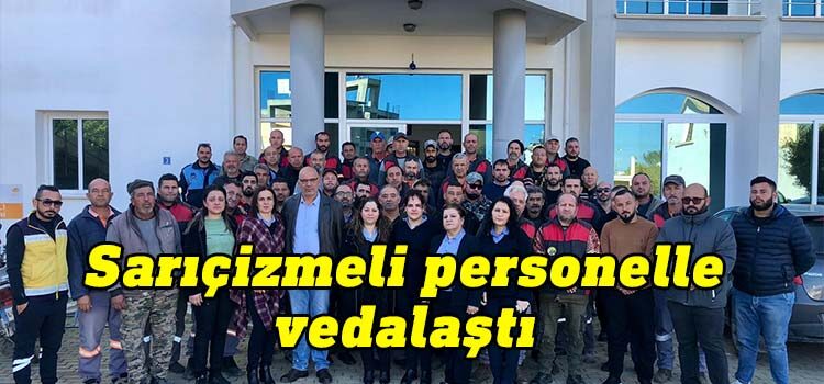 Mehmetçik'te sekiz buçuk yıldır Belediye başkanlığı görevini sürdüren Cemil Sarıçizmeli bugün belediye personeli ile vedalaştı.