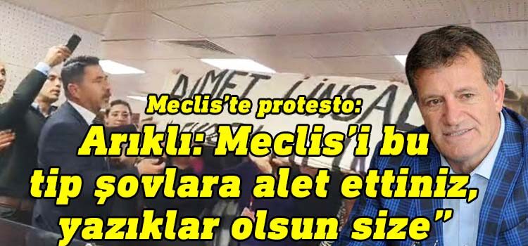 Meclis’te pankartlı protesto: Ahmet Ünsal görevden alınsın