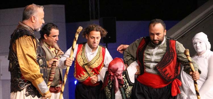 Girne Tiyatro Su ekibinin “Pygmalion Bir Demokrasi Müzikali” adlı oyunu Girne Fest 2023 kapsamında Girne Amfi Tiyatro’da sahnelenecek.