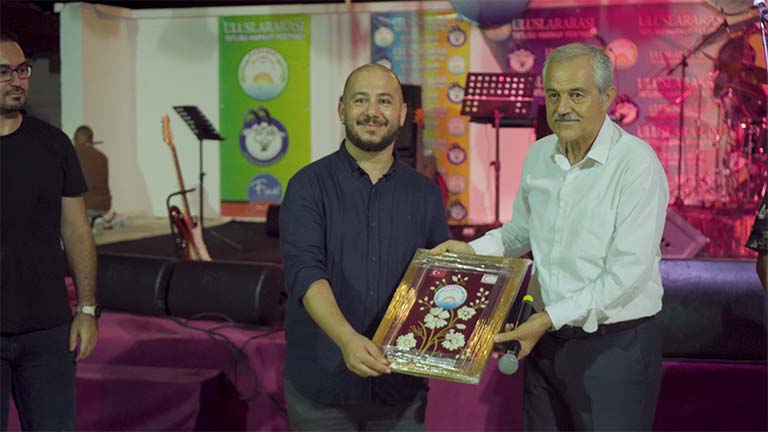Döveç Group, Tatlısu Belediyesi tarafından düzenlenen 16. Uluslararası Tatlısu Harnup Festivali’nin ana sponsoru oldu. 