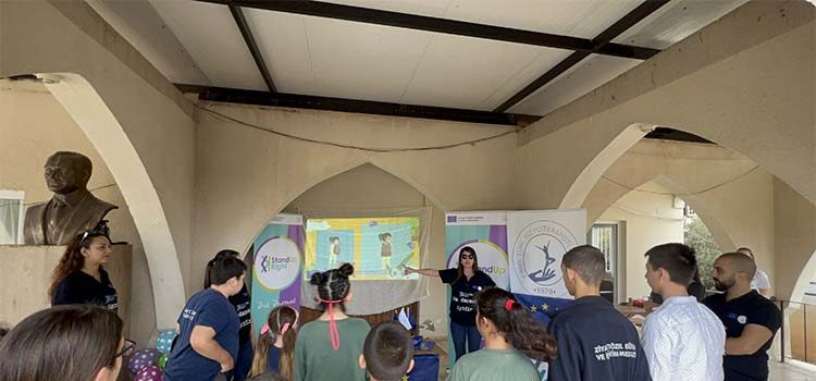 Kıbrıs Türk Fizyoterapistler Derneği StandUp Right projesi kapsamında “Çocuklarda Omurga Sağlığı” eğitimlerine Ziyamet Özel Eğitim ve İş Merkezi ile başladı.