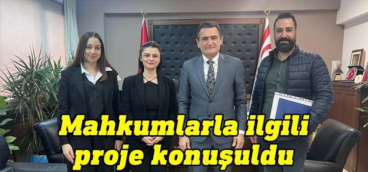İçişleri Bakanı Dursun Oğuz'un Kıbrıs Türk Barolar Birliği İnsan Hakları Komitesi’ni kabul etti. Kabulde, mahkumlarla ilgili proje konuşuldu.