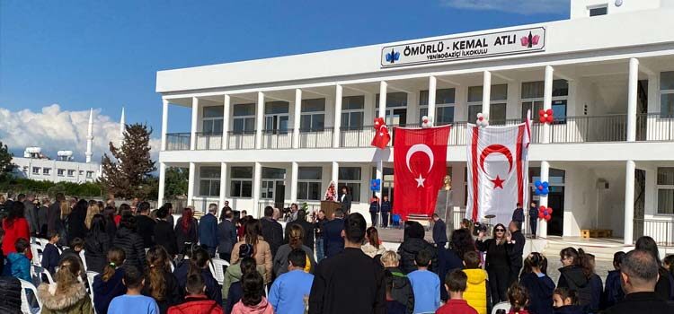 Milli Eğitim Bakanlığı’nın “Bir Okul da Sen Yap Kampanyası” kapsamında yaptırılan “Ömürlü – Kemal Atlı Yeniboğaziçi İlkokulu” açıldı.