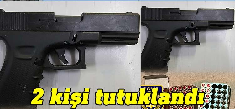 Lefkoşa’da polis tarafından gerçekleştirilen operasyonda tasarrufunda ve evinde kanunsuz tabanca ve mermi bulundurduğu tespit edilen 2 kişi tutuklandı.