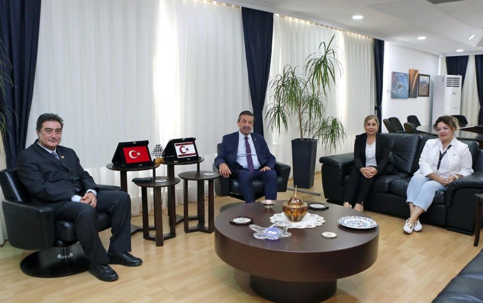 GAÜ rektörüProf. Dr. Serdar Yurtsever, Dışişleri Bakanı Ertuğruloğlu'nu ziyaret etti