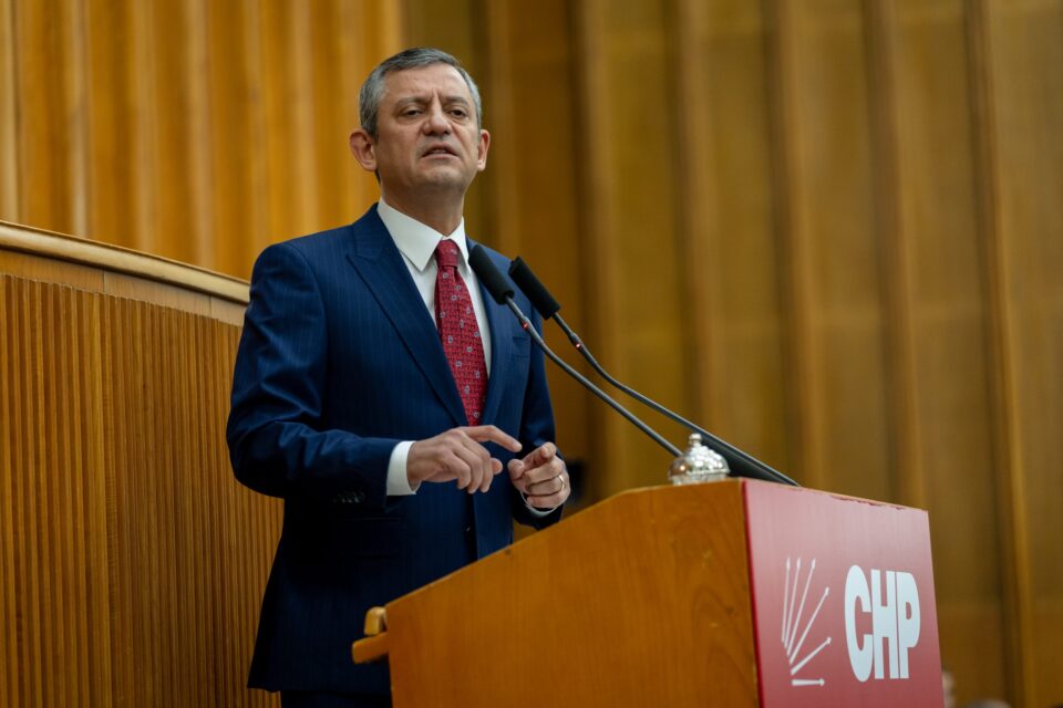 özgür özel