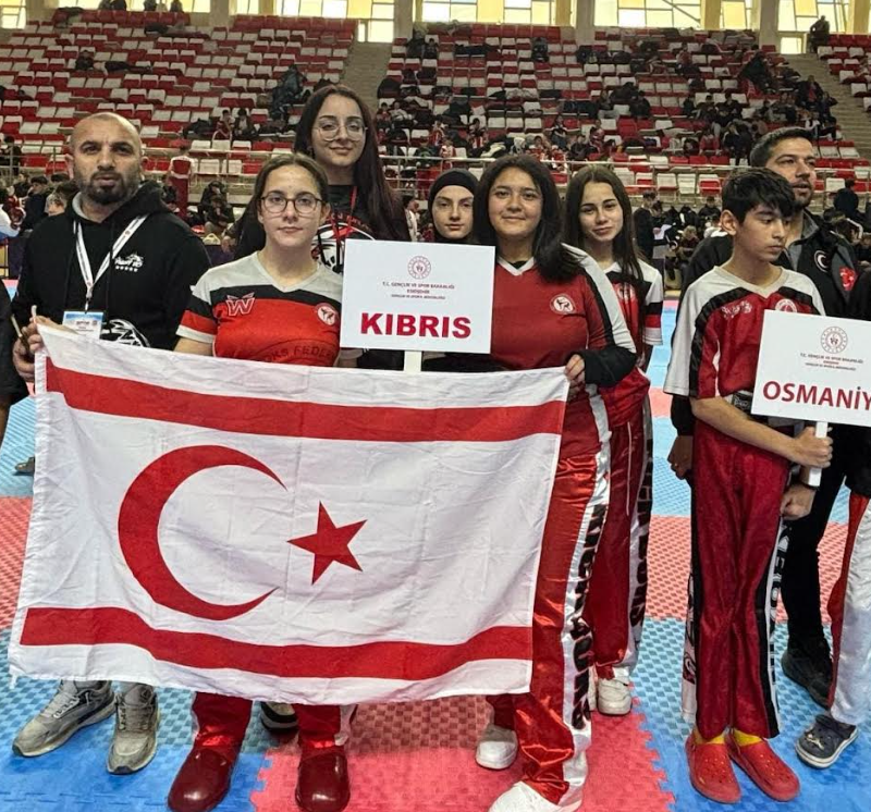 Sporcularımız Nilay Çakın ve Zeynep Öksüz Türkiye üçüncüsü oldu