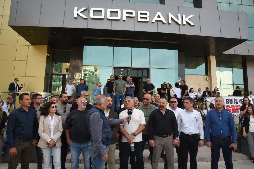 KOOP-Bank şubeleri grevde
