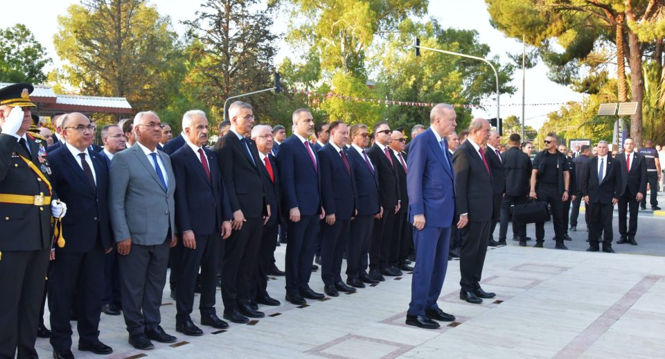 lefkoşa atatürk anıtı
