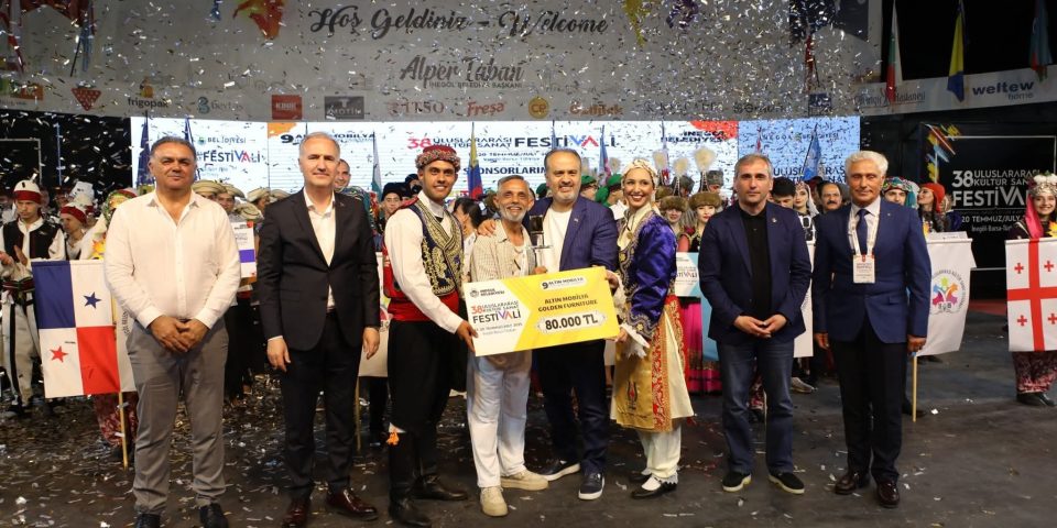  Akdoğan Gençlik Merkezi Halk Dansları Topluluğu