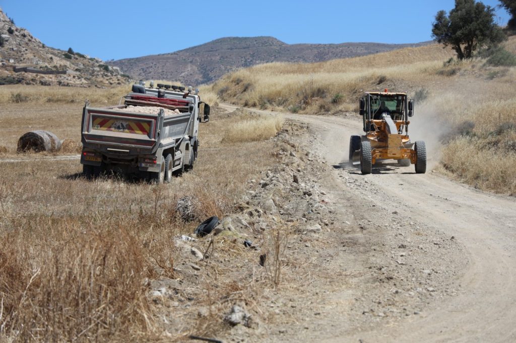 İskele’ye bağlı ova yollarında iyileştirme çalışmaları başladı