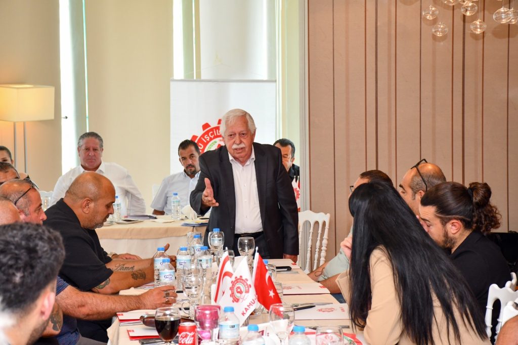 Kamu-İş’in düzenlediği, “Toplu İş Sözleşmesi Yasası ve Uygulamaları” panelinin ikincisi yapıldı