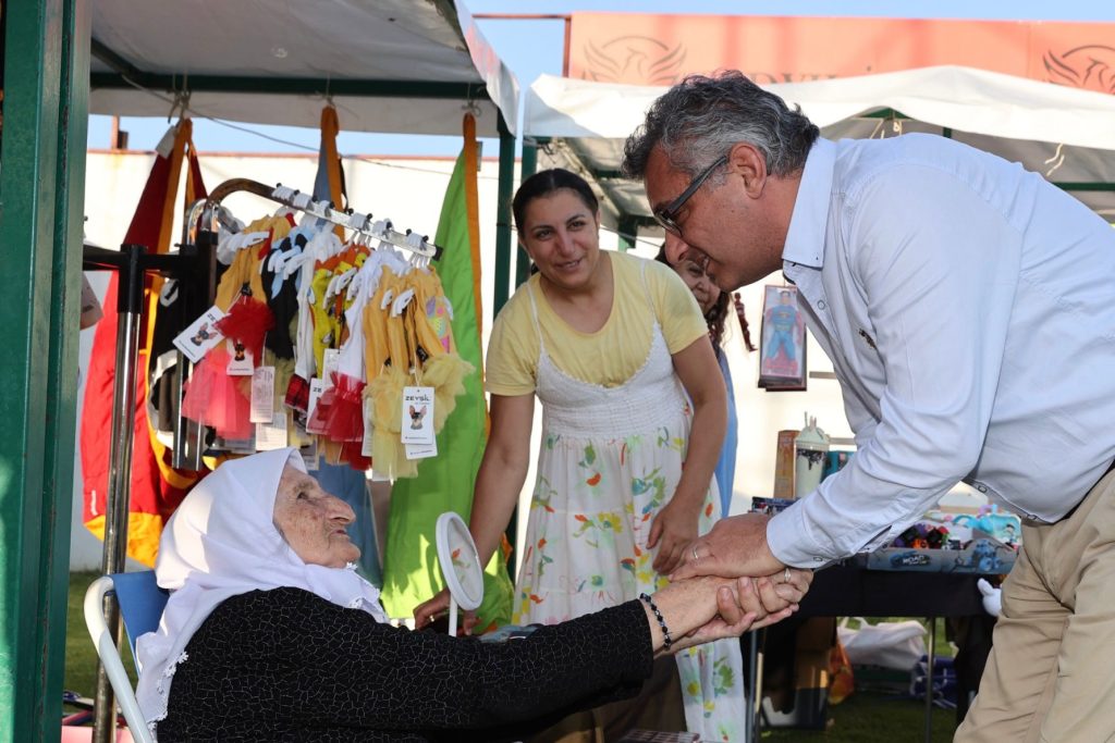 Erhürman, Cihangir'deki çocuk şenliğine katıldı