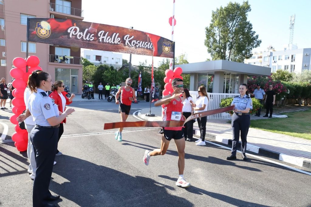 Dördüncü Geleneksel Polis Halk Koşusu yapıldı
