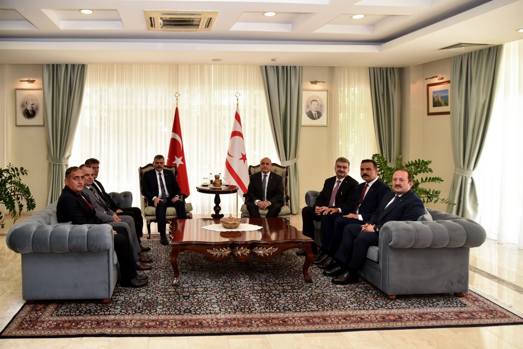 Çiftçi, Başçeri ile görüştü