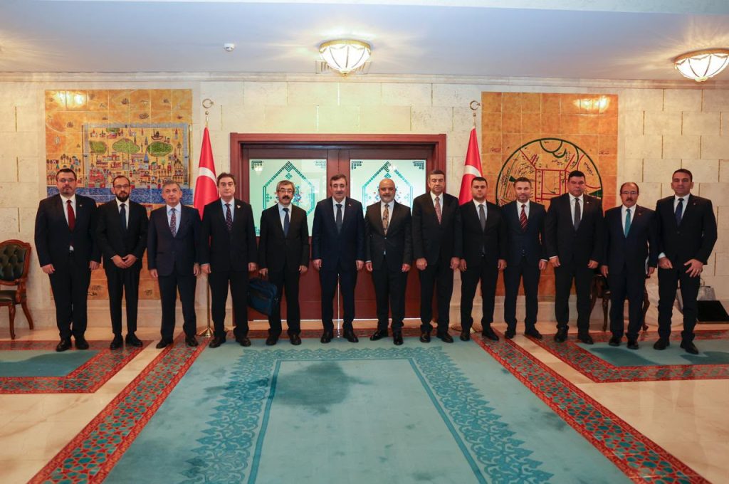 DAÜ Rektörü Kılıç, Türkiye Cumhurbaşkanı Yardımcısı Yılmaz’ı ziyaret etti